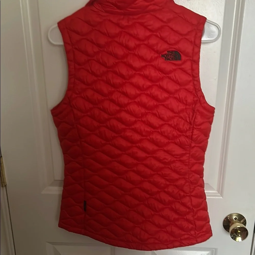 The North Face Women's Red Quilted Vest - Picture 3 of 3